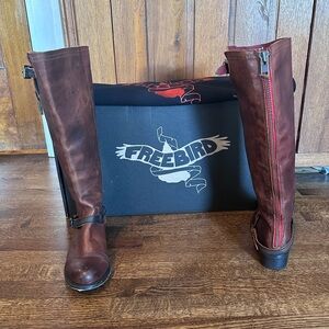 Freebird Roadey size 8. Like new, only worn once.